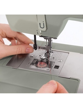 Maquina de Coser Singer Mod 4452