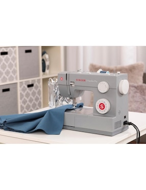 Maquina de Coser Singer Mod 4452